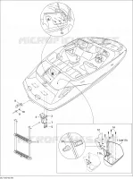 Coque Inférieure Et Échelle