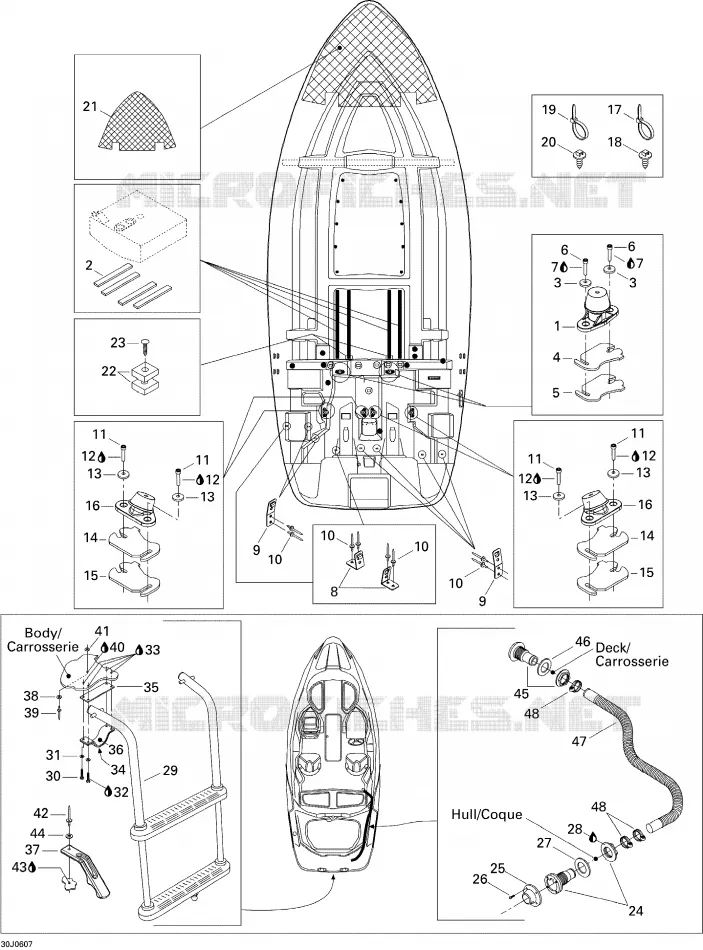 Coque Inférieure Et Échelle